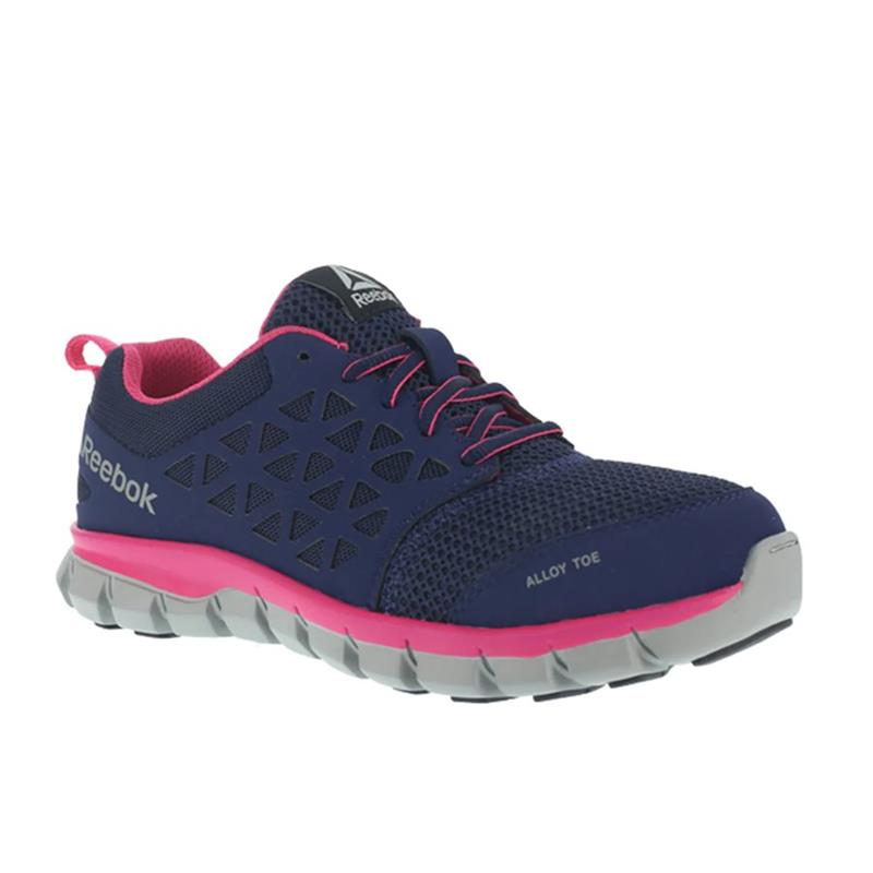 021-733021-03-gestock-reebok-IB046W